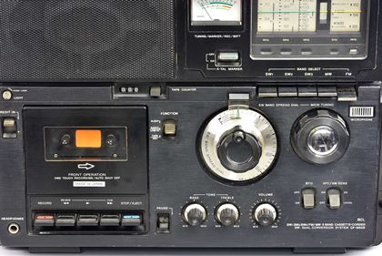 Sony-CF-950S multi-wave radio & cassette